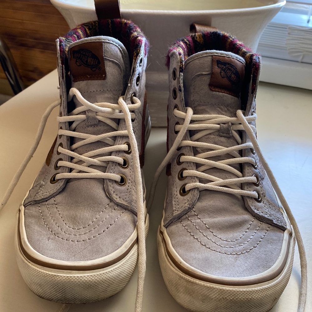 7.5 Womens Vans High Tops